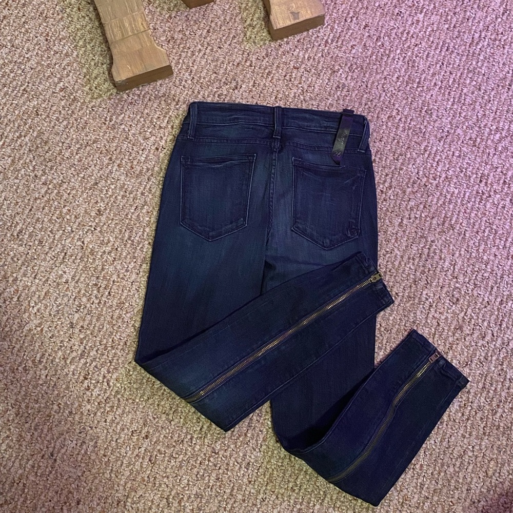 BEBE Zipper Detail Skinny Jeans